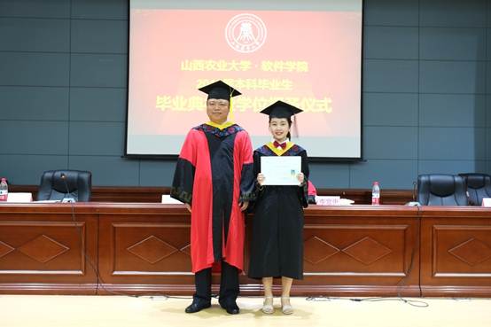 说明: E:\2018年春季学期\学院事务\2018学院毕业典礼\104_FUJI\DSCF4010.JPG